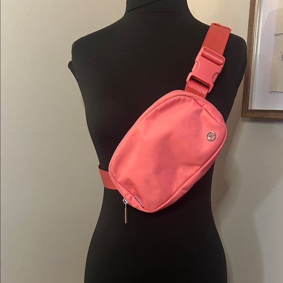lululemon athletica Handbags - Lululemon | 1L Pink Everywhere Belt Bag